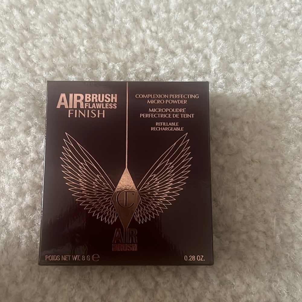 Charlotte Tilbury Flawless Finish setting powder